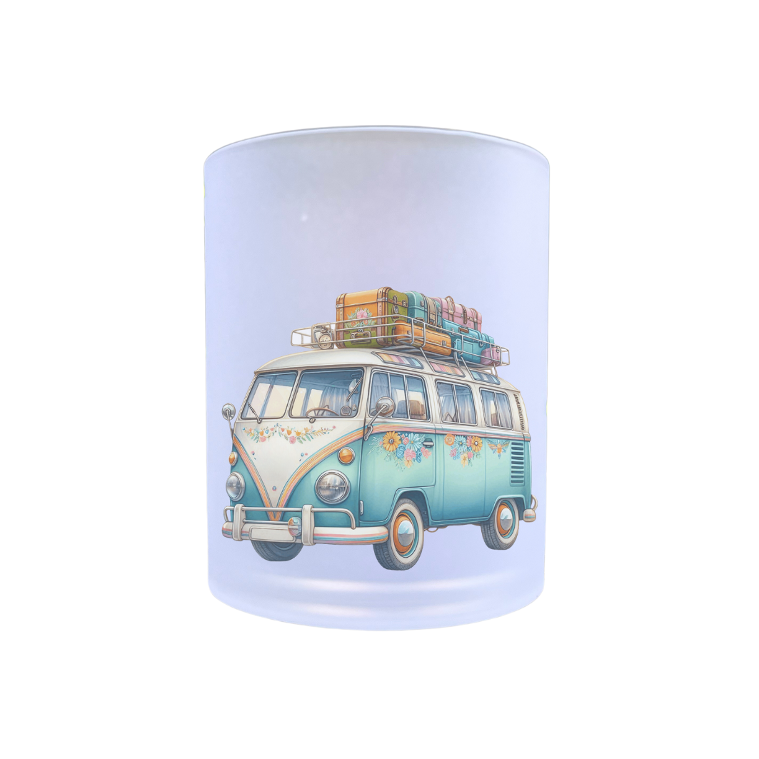 Waxinelichthouder van glas met de afbeelding van het nostalgische VW busje