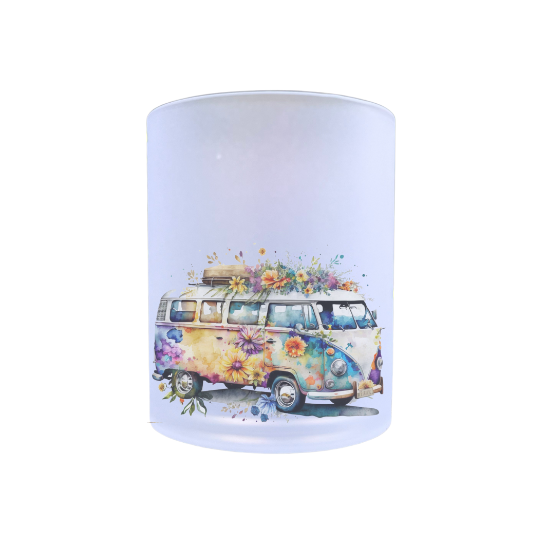 Waxinelichthouder van glas met de afbeelding van het nostalgische VW busje