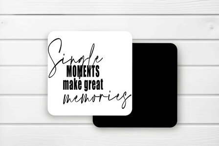 Magneet tekst single moments